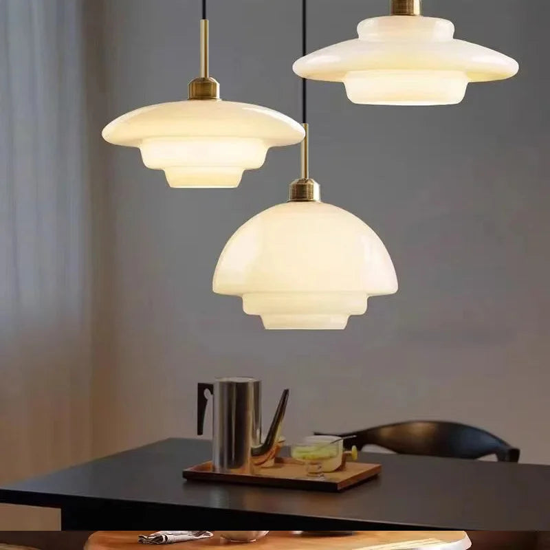 Minimalistisk pendellampa i glas för matsal, vardagsrum och sovrum