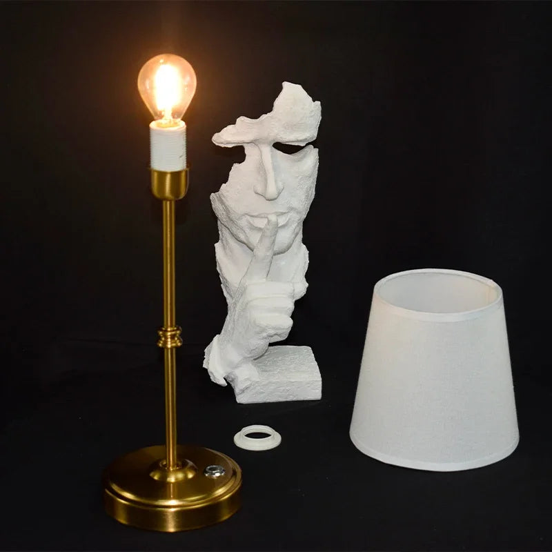 Trådlös bordslampa i guld mässing med tygskärm uppladdningsbar LED