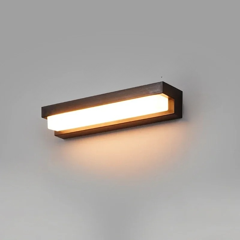 Solvara | Modern solcells-vägglampa för balkonger, staket och entréer