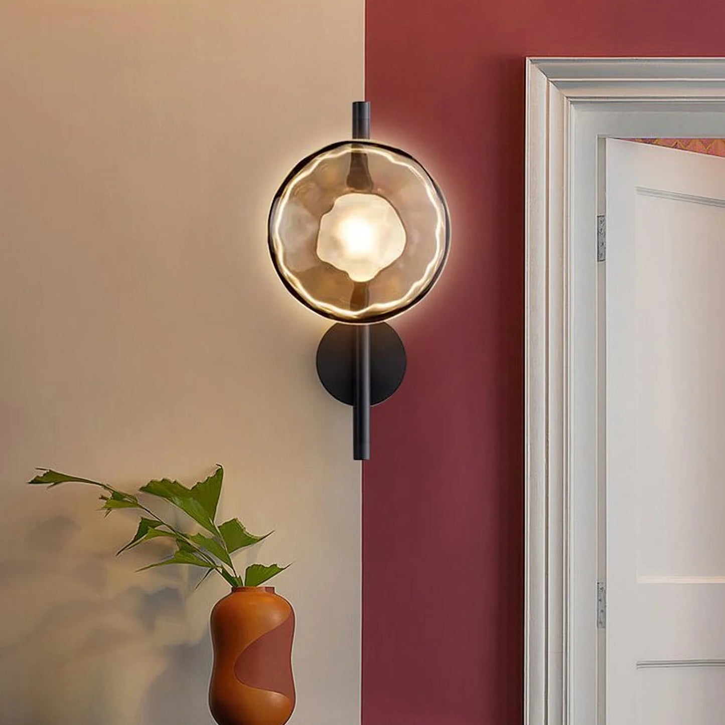 Modern glas vägglampa med metallstomme för vardagsrum sovrum hall hotell