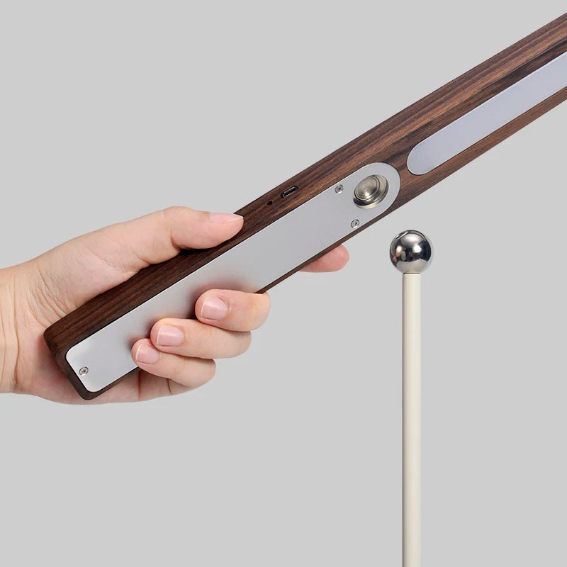 Orbiwood | 360° roterande magnetisk träbordslampa – modern LED-belysning för skrivbord