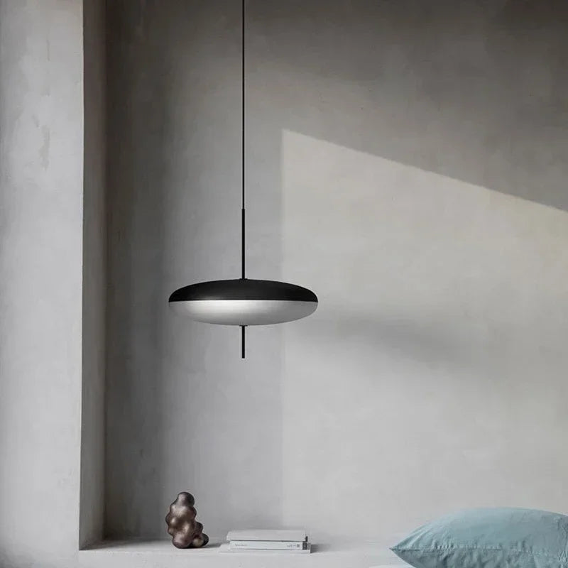 Nordisk LED pendellampa med rund flygande tefat design för vardagsrum sovrum matsal