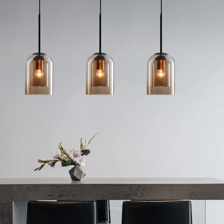 Modern pendellampa i glas med dubbel skärm och justerbar kabel för matsal och vardagsrum