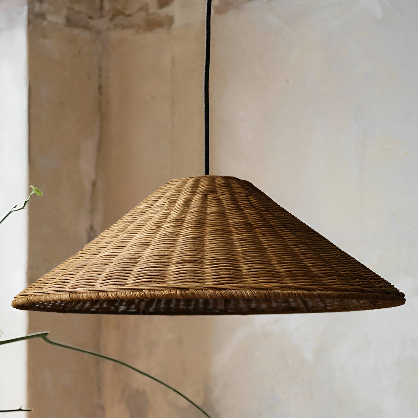 Handgjord rottinglampa i boho och japandi stil för kök vardagsrum matsal