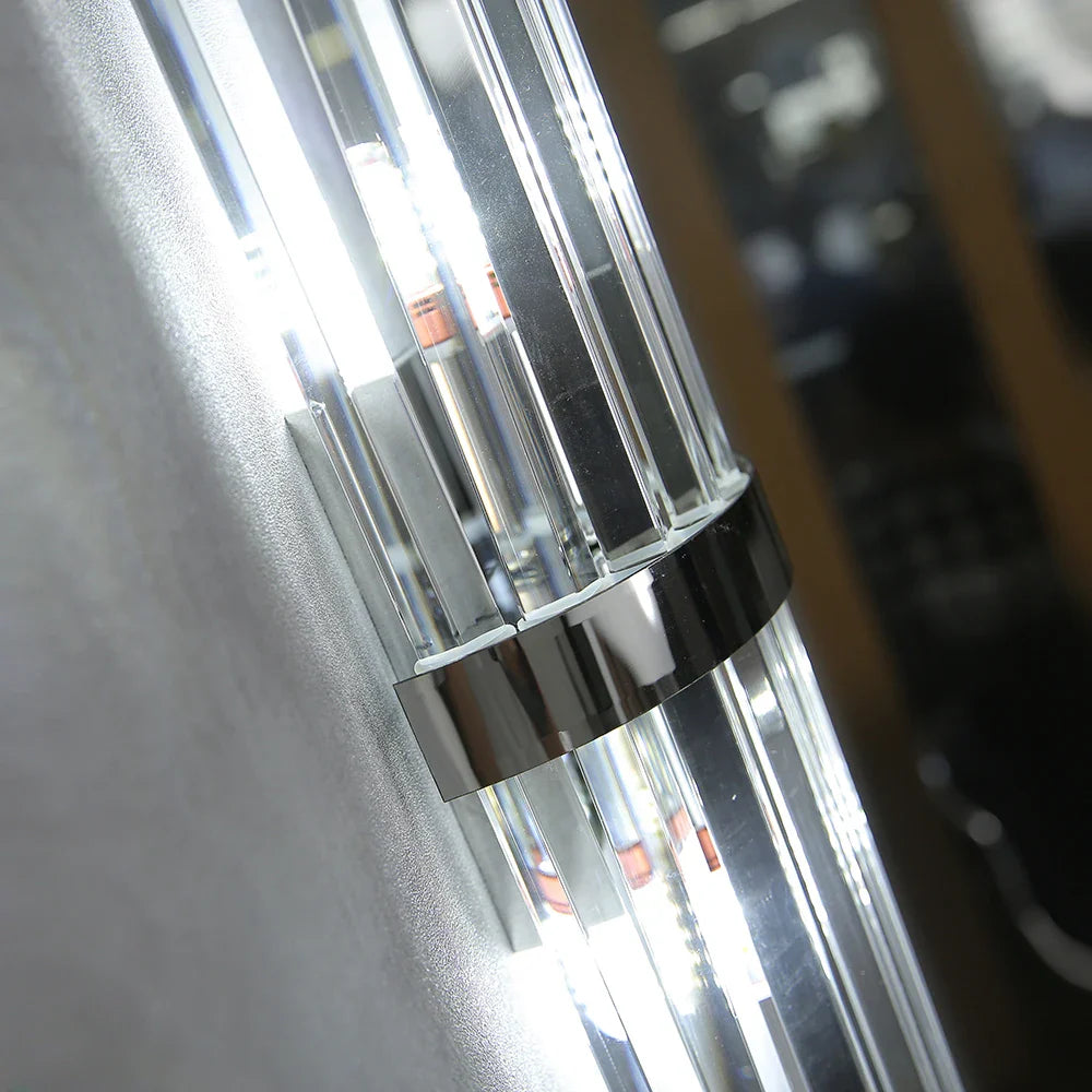 Vägglampa i kristall och guld med dubbel LED-belysning upp och ned