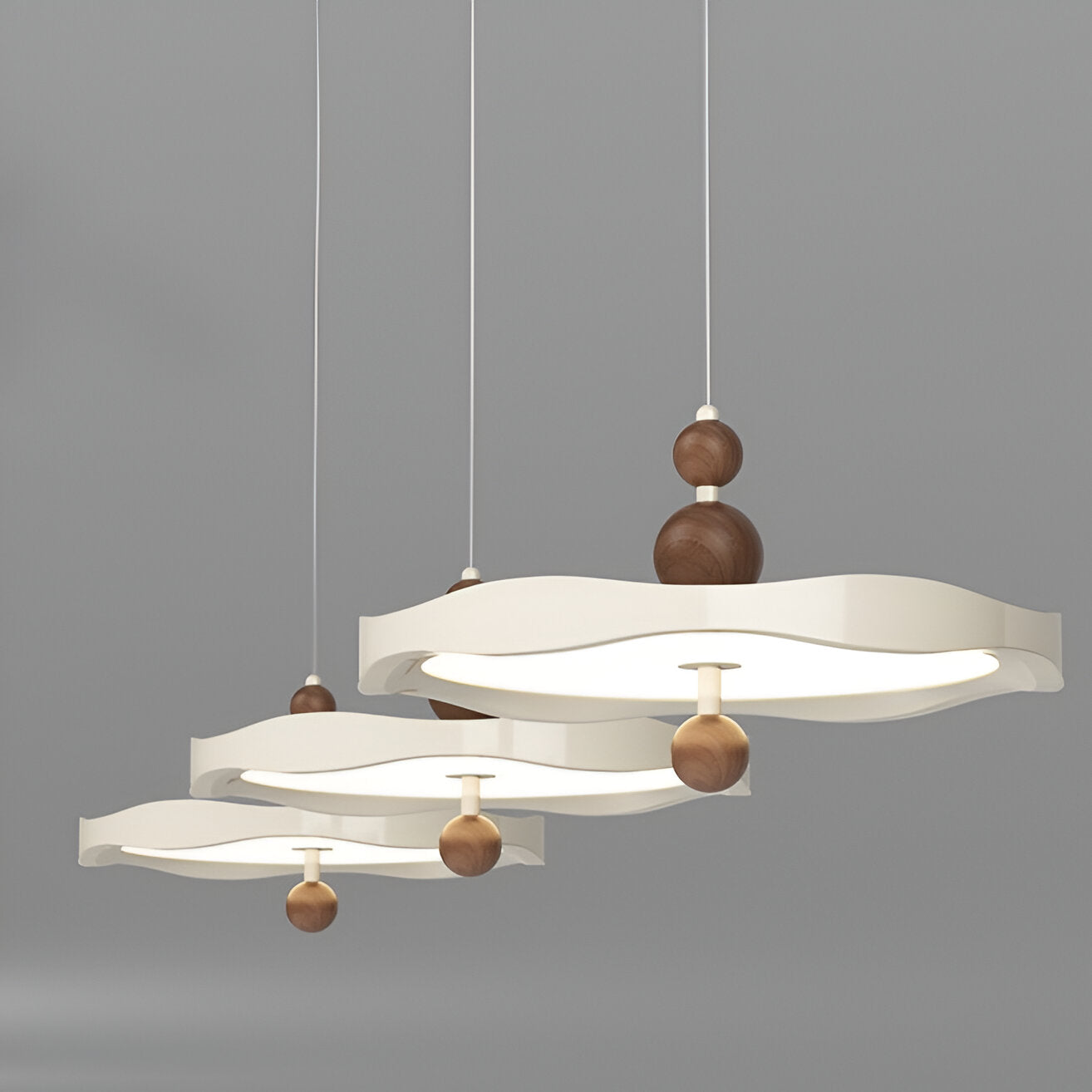 Fransk inspirerad aluminium taklampa med valnötsdetaljer