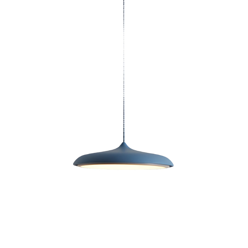 Modern pendellampa i metall med UFO-inspirerad design för matsal kök bar
