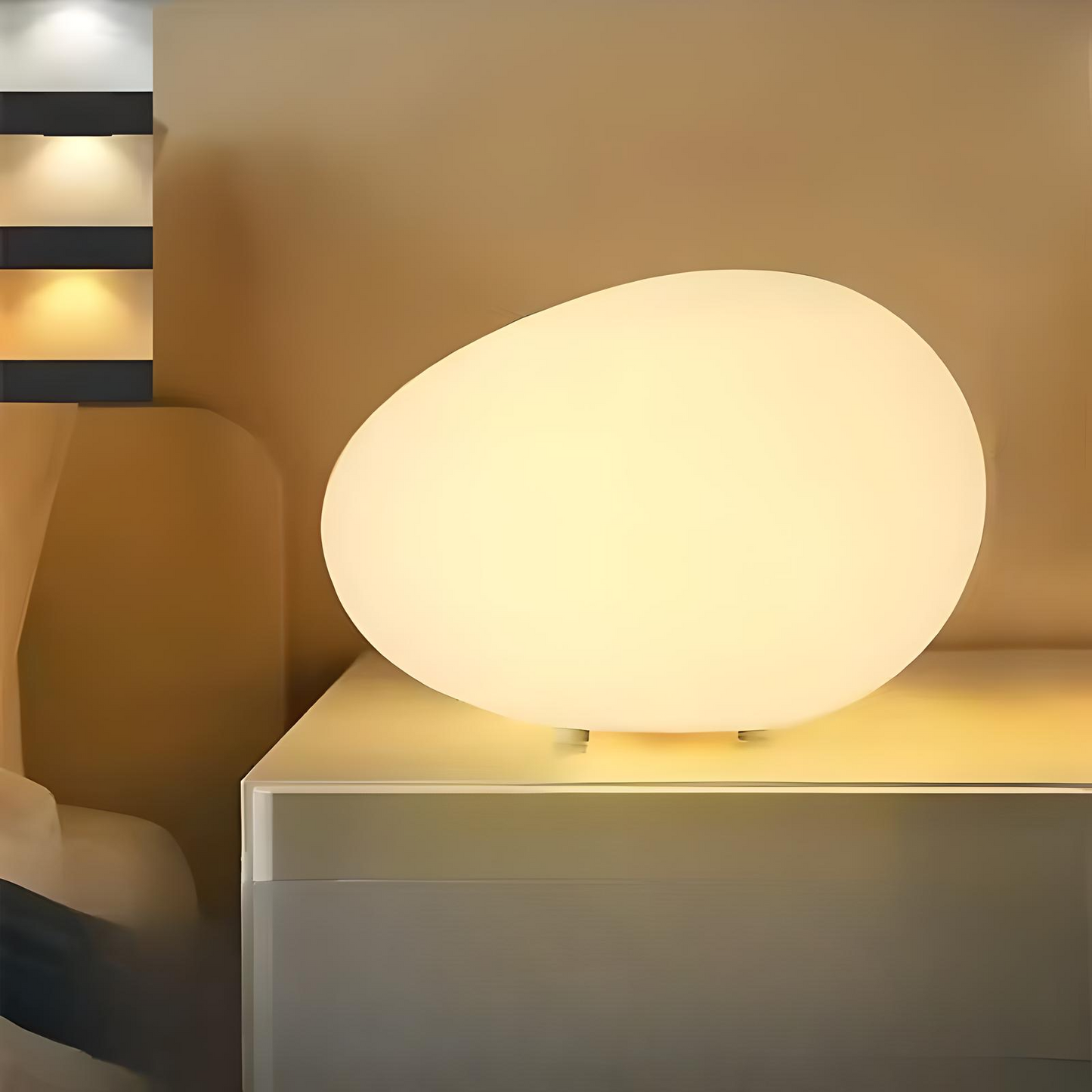 Elvio | Stenformad bordslampa med varmt sken och dekorativ design