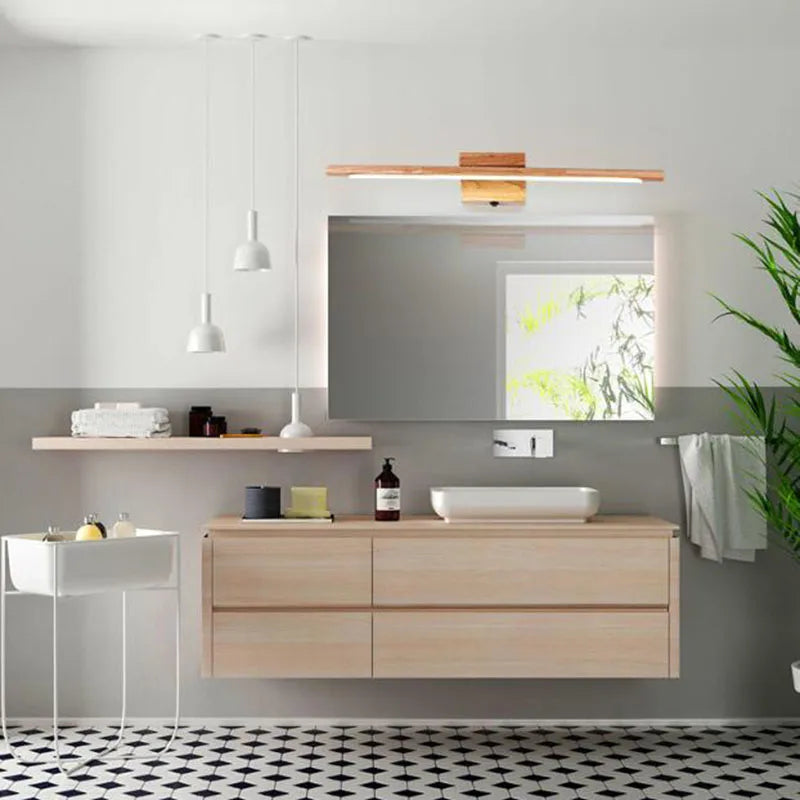 Vägglampa i massivt trä med E27-sockel för badrum och spegelbelysning