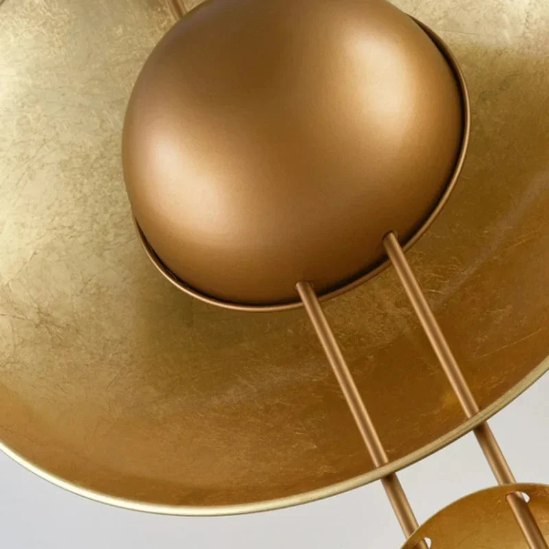 Art déco vägglampa i metall med gyllene finish för hall och sovrum