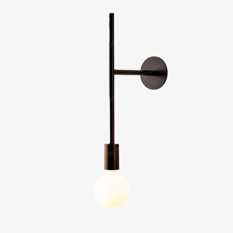 Modern vägglampa i metall med minimalistisk design
