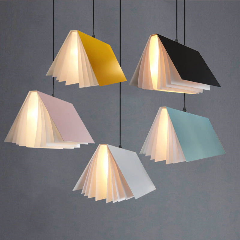Kreativ bokformad takpendel färgglad modern barnrum lampa inredning