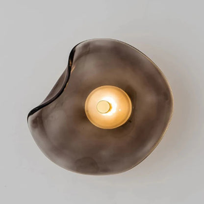 Modern organisk vägglampa i glas med varm LED-belysning
