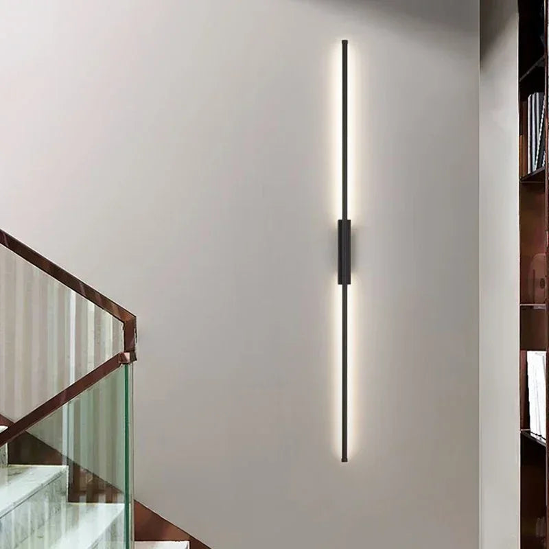 Nordisk smal LED vägglampa med modern linjär design för sovrum vardagsrum och hall