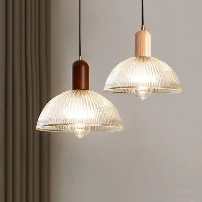 Modern pendellampa i glas och trä för matsal, vardagsrum och sovrum