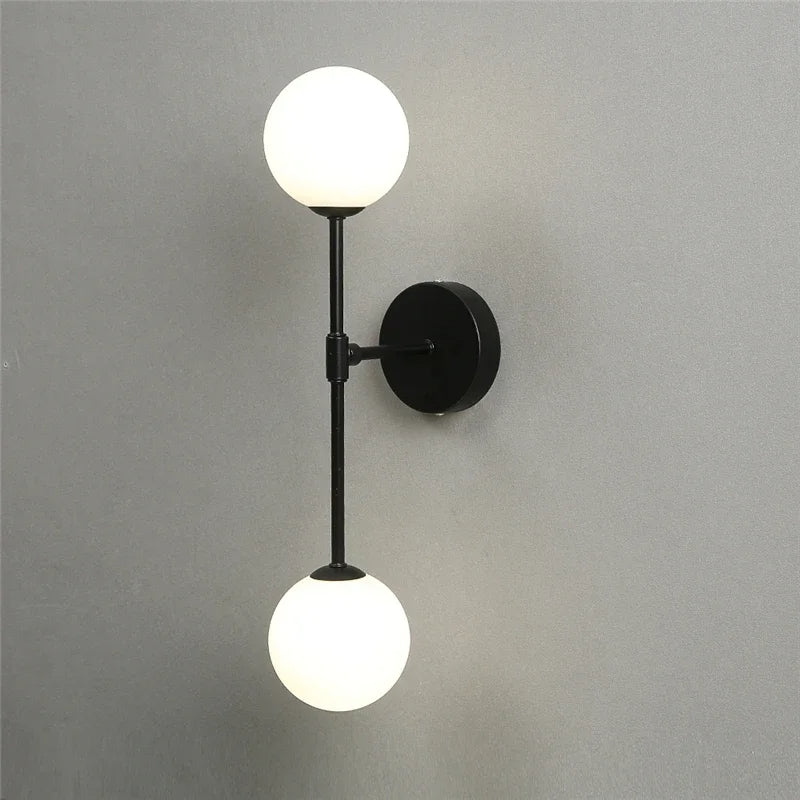 Modern vägglampa med dubbel glaskupa i metall för sovrum vardagsrum hall