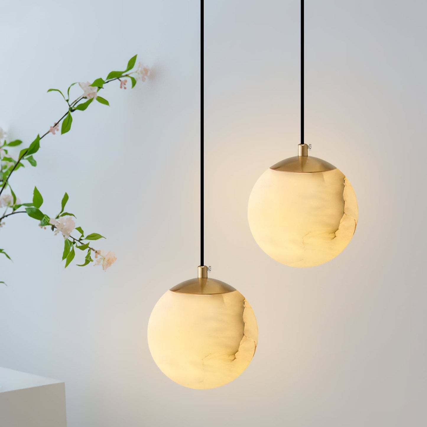Exklusiv Marmorpendel i Koppar – Rund LED Taklampa för Matsal och Sovrum