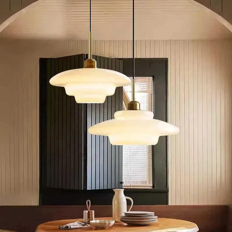 Minimalistisk pendellampa i glas för matsal, vardagsrum och sovrum