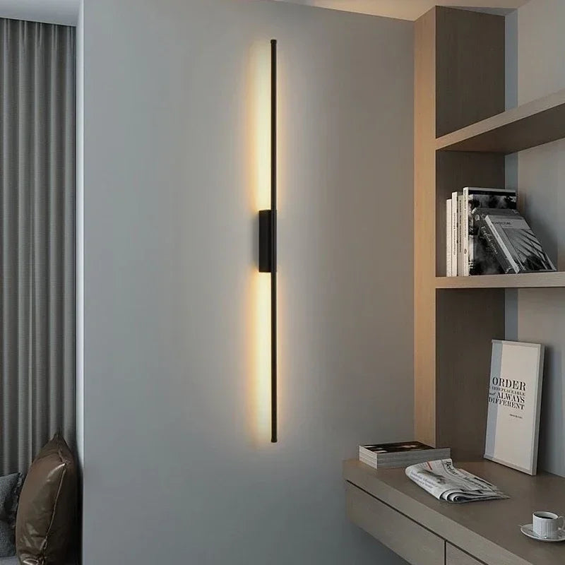 Nordisk smal LED vägglampa med modern linjär design för sovrum vardagsrum och hall
