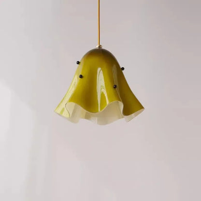 Blomformad pendellampa – fransk retrodesign i modern tolkning