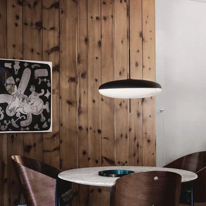Nordisk LED pendellampa med rund flygande tefat design för vardagsrum sovrum matsal