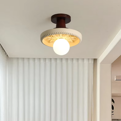 Rund taklampa i trä och resin – modern plafond med tidlös elegans för vardagsrum och sovrum