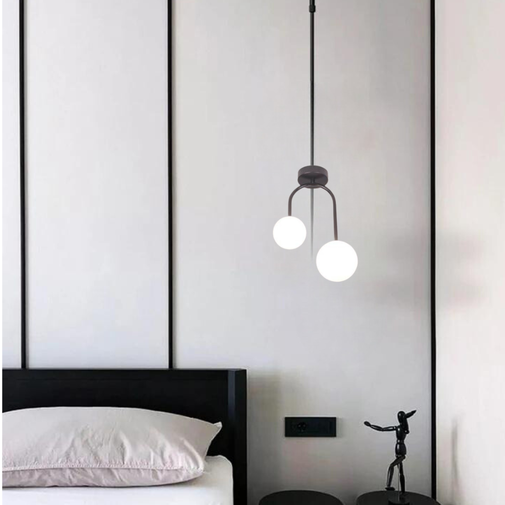 Modern taklampa i metall och glas – elegant LED-belysning för vardagsrum och sovrum