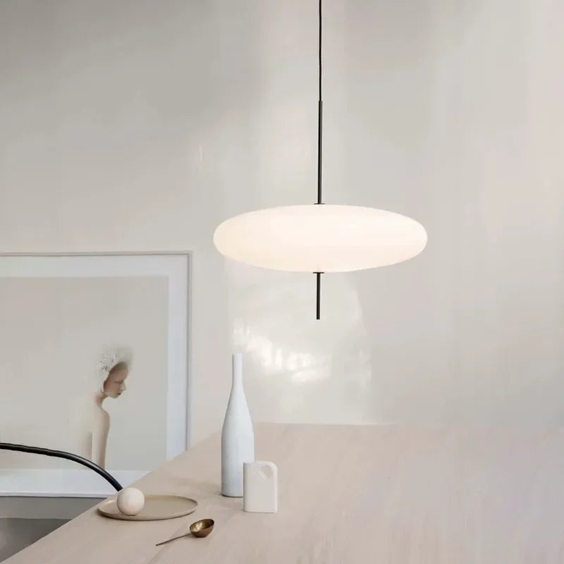 Nordisk LED pendellampa med rund flygande tefat design för vardagsrum sovrum matsal