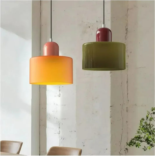 Modern pendellampa i färgat glas med geometrisk design