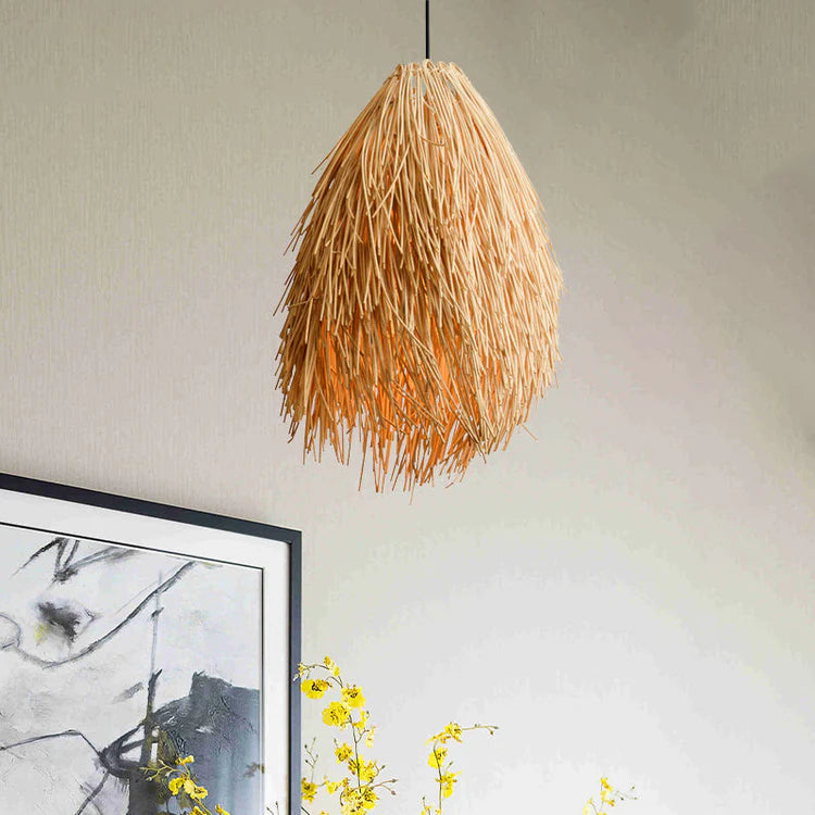 Handgjord pendellampa i rotting med naturinspirerad design för matsal och vardagsrum