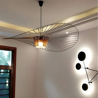 Nordisk Vertigo taklampa i metall asymmetrisk design för matsal vardagsrum sovrum