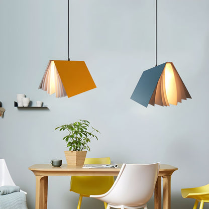 Kreativ bokformad takpendel färgglad modern barnrum lampa inredning