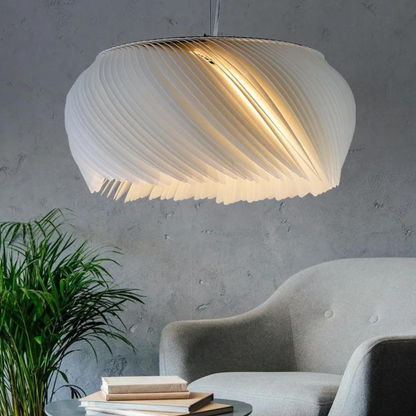 Modern LED-pendel i papperslook med skulptural vågform för vardagsrum