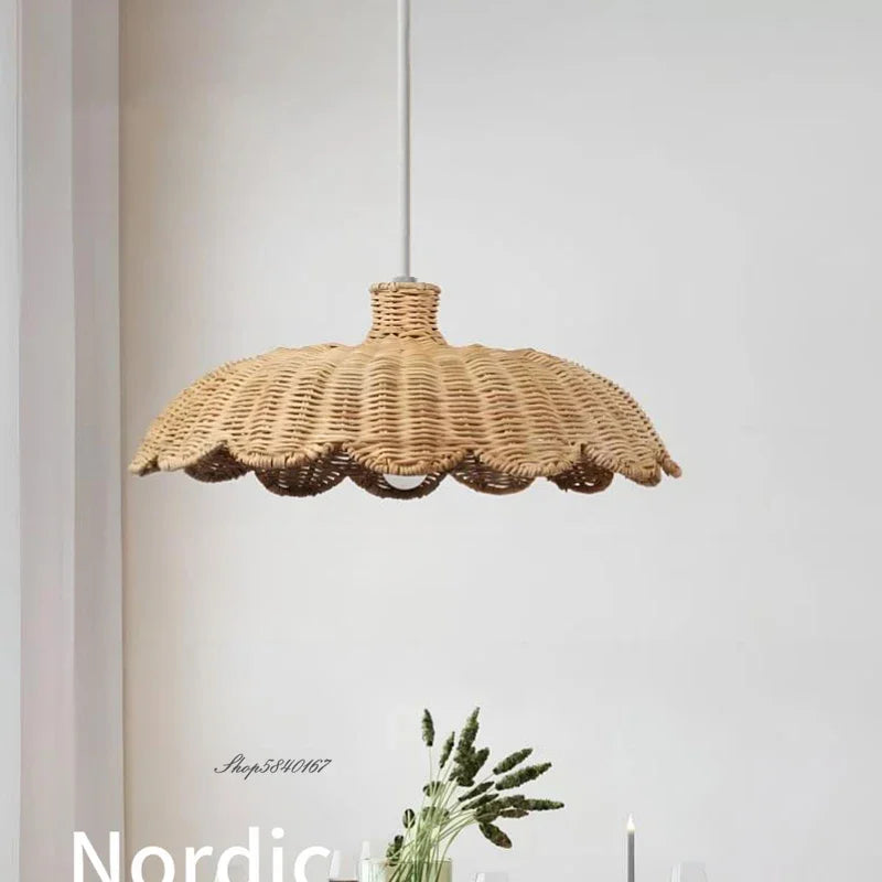 Handgjord rottingpendel i bohemisk design för kök matsal och vardagsrum