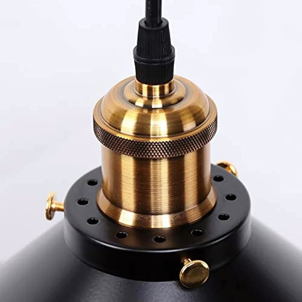 Modern industriell taklampa i svart metall – stilren plafond för vardagsrum och hall