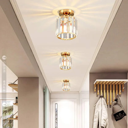 Modern taklampa i minimalistisk design för vardagsrum och sovrum