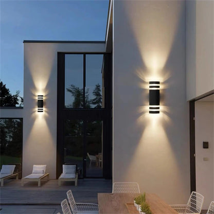 Vattentålig vägglampa i modern design för ute och inne