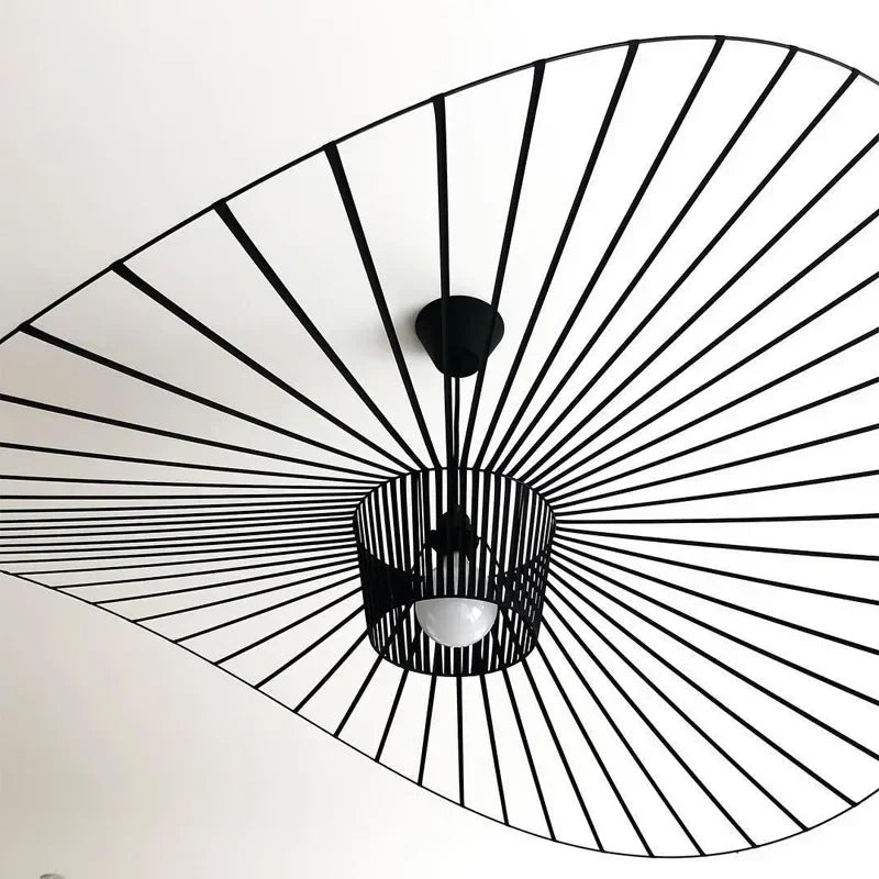 Nordisk Vertigo taklampa i metall asymmetrisk design för matsal vardagsrum sovrum