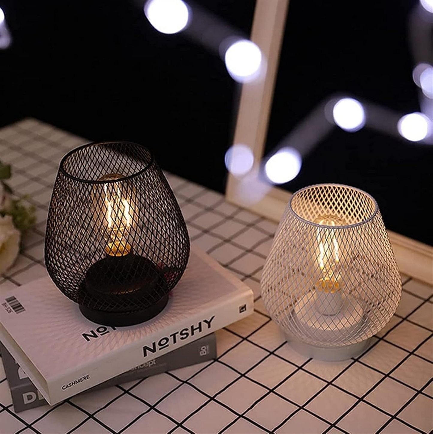 Ferrocage | Dekorativ bordslampa i metall med stilren och modern design
