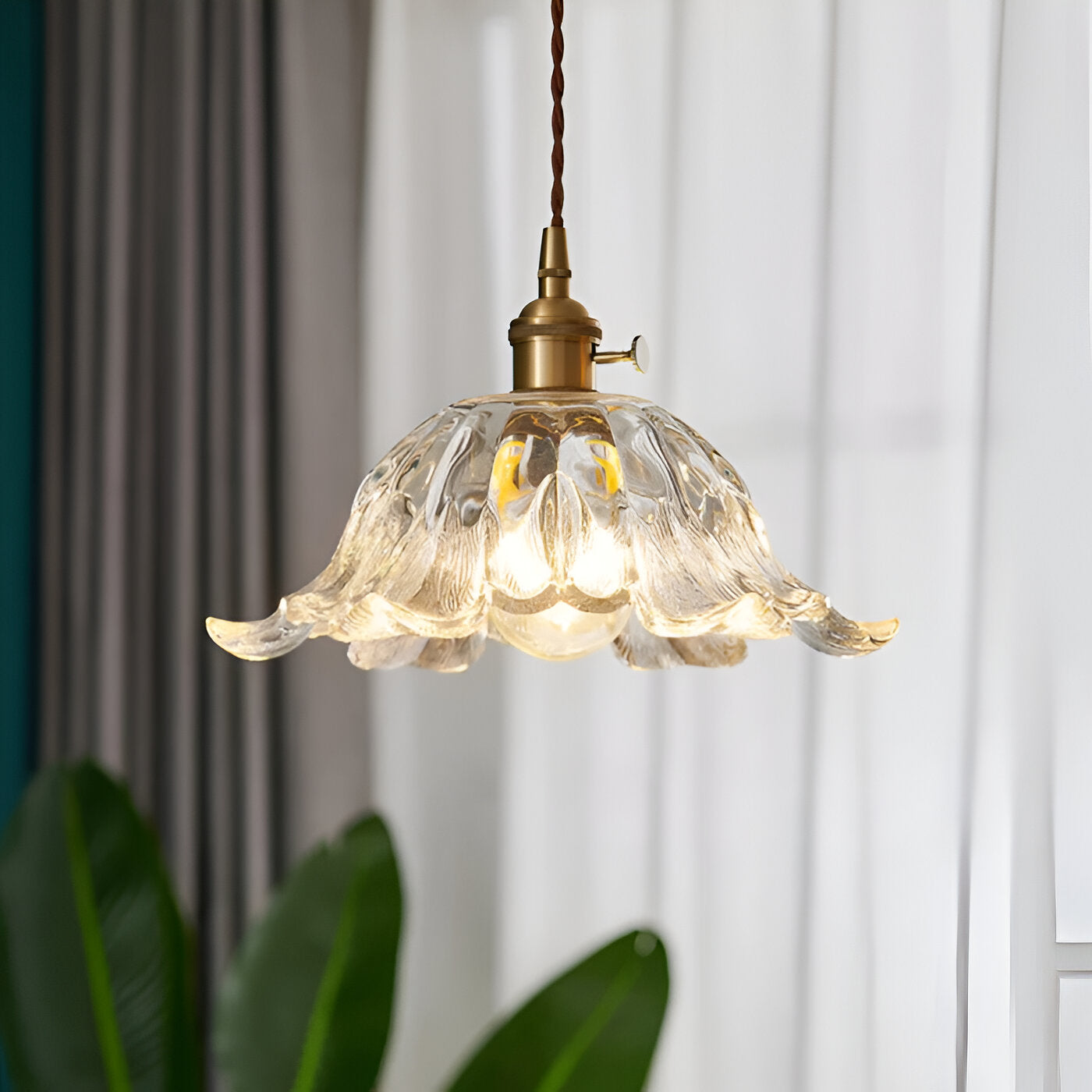 Fransk retro blomformad glaspendel i koppar med justerbar höjd 150 cm