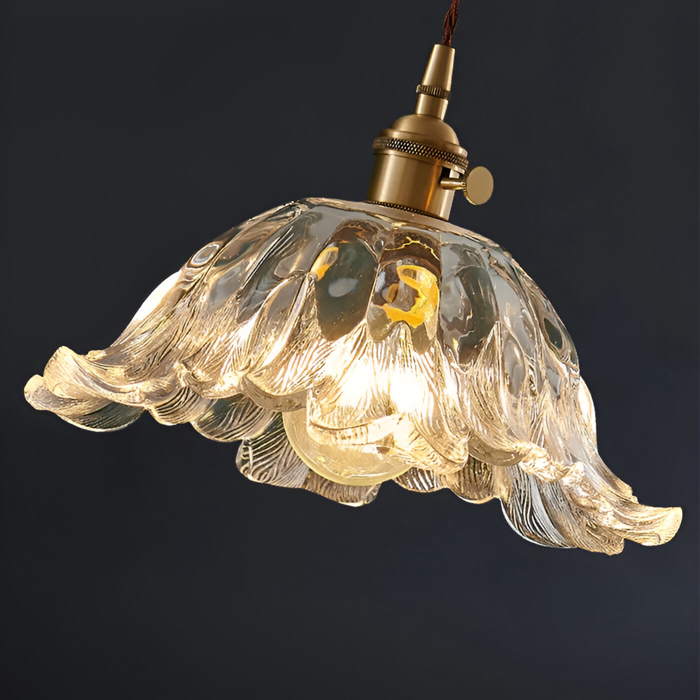 Fransk retro blomformad glaspendel i koppar med justerbar höjd 150 cm