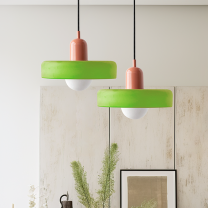 Pendellampa i färgat glas med cylinderform och justerbar höjd