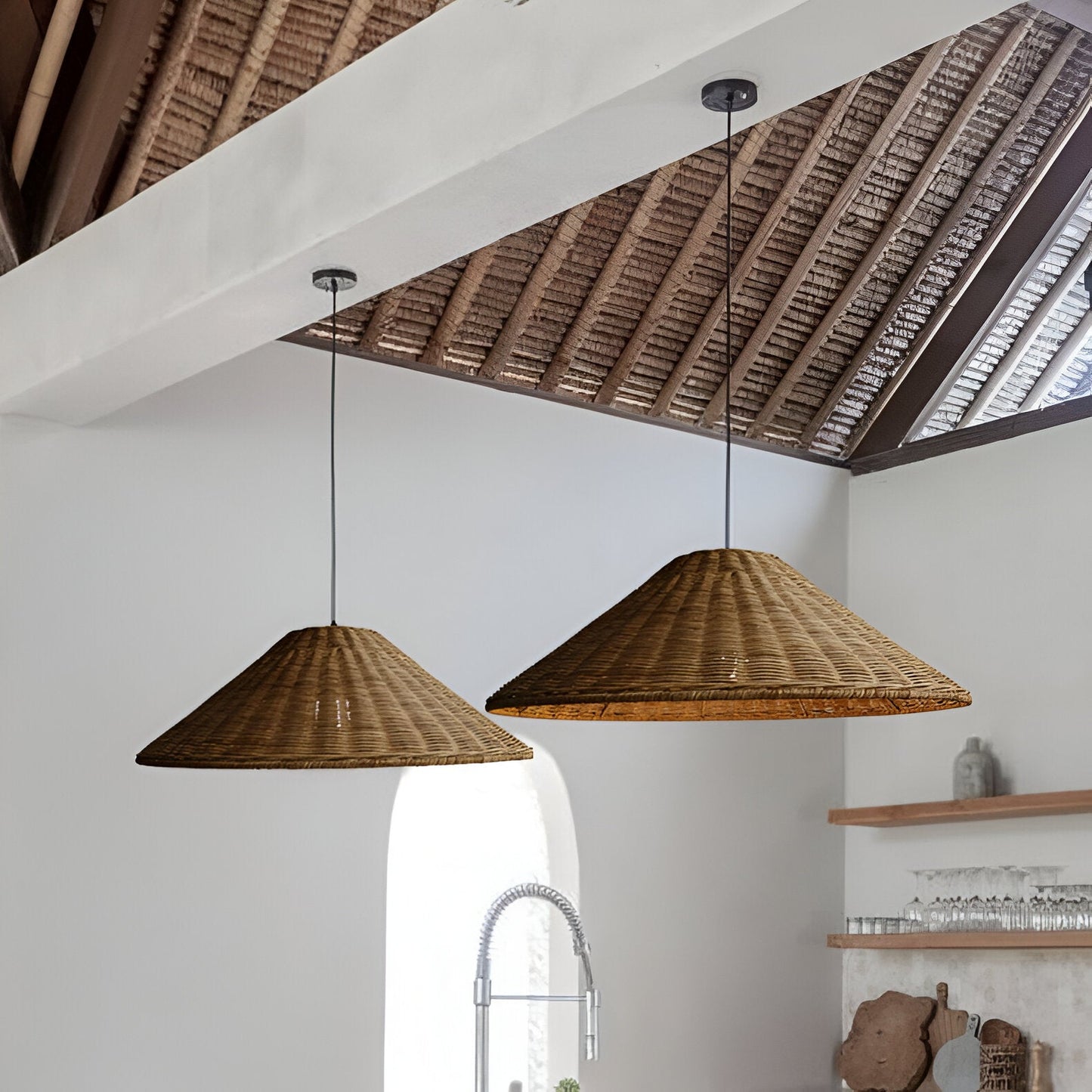 Handgjord rottinglampa i boho och japandi stil för kök vardagsrum matsal