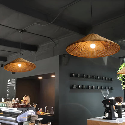 Handgjord rottinglampa i boho och japandi stil för kök vardagsrum matsal
