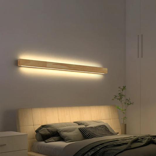 Vägglampa i massivt trä – minimalistisk design för sovrum, vardagsrum och hall