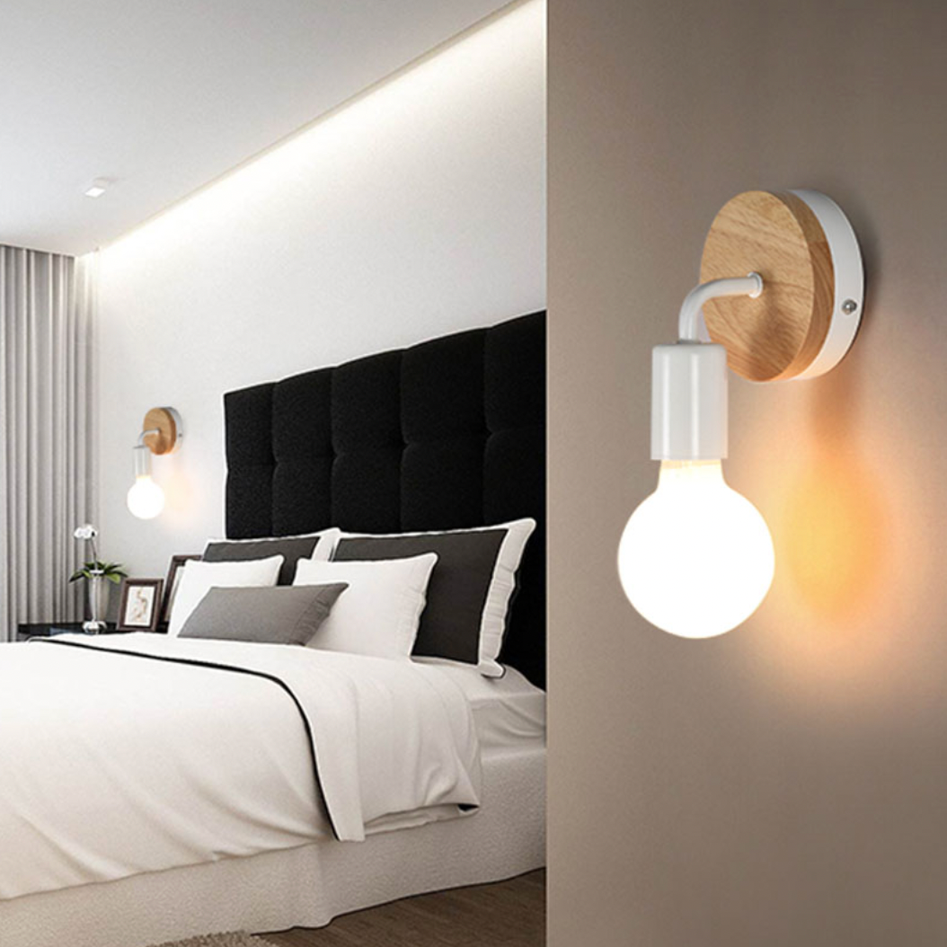 Vägglampa i trä eller metall med minimalistisk design för sovrum och hall
