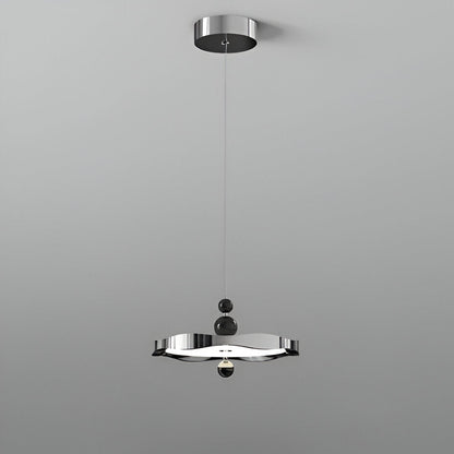 Fransk inspirerad aluminium taklampa med valnötsdetaljer