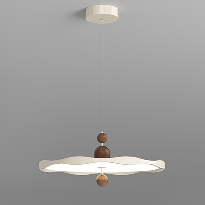 Fransk inspirerad aluminium taklampa med valnötsdetaljer