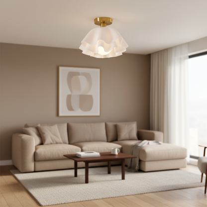 Plisserad taklampa i mässing och vit akryl – modern plafond för vardagsrum, sovrum och matsal