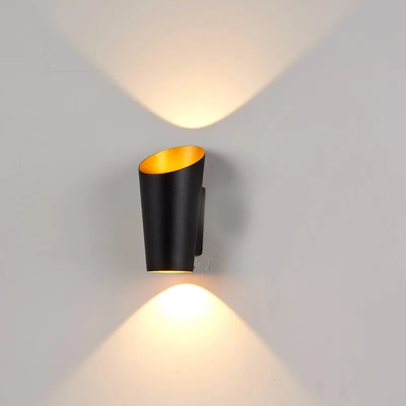 Modern LED-vägglampa i aluminium – för inomhus och utomhusbruk